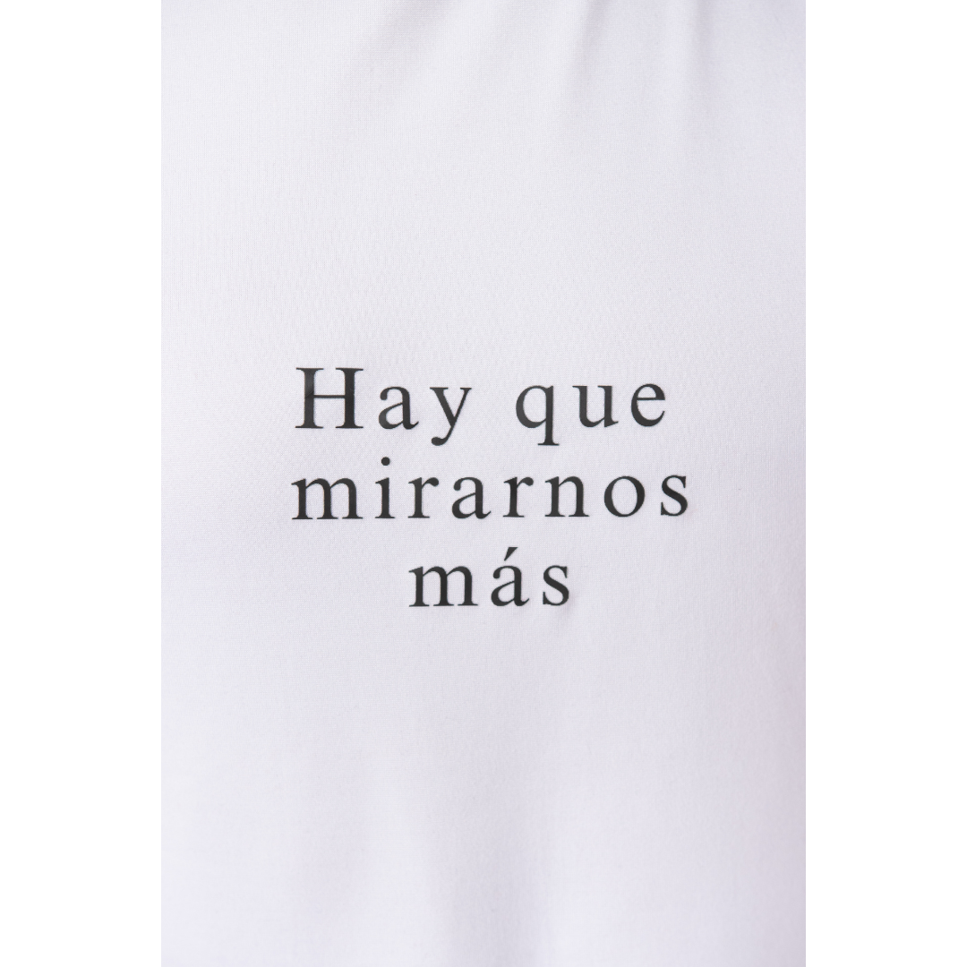 Hay que mirarnos más